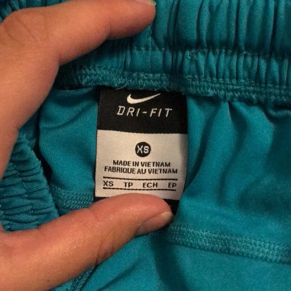 Nike running shorts - Picture 3 of 3